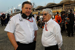 Foto zur News: Zak Brown und Bernie Ecclestone