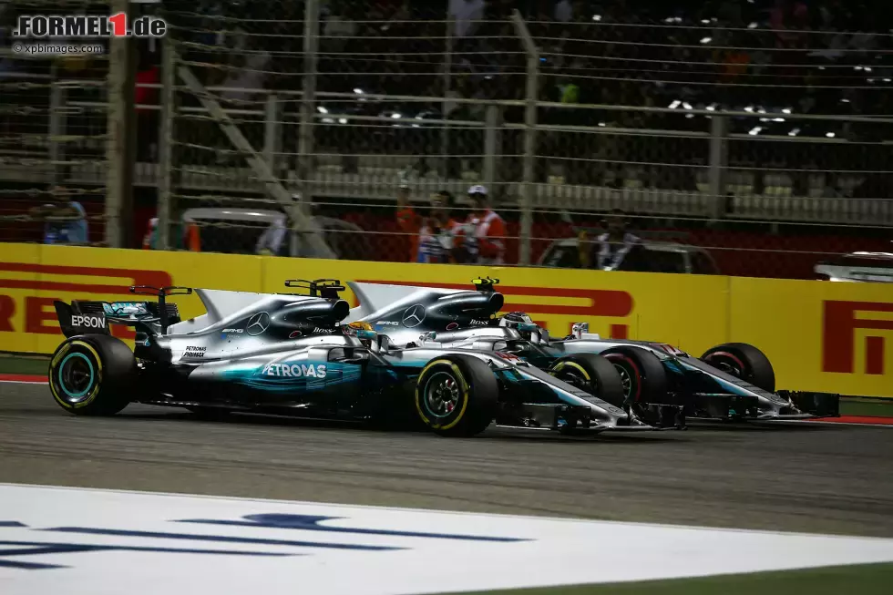 Foto zur News: Lewis Hamilton (Mercedes) und Valtteri Bottas (Mercedes)