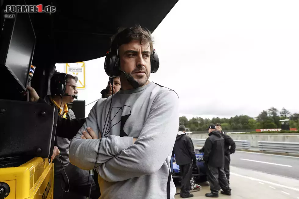 Foto zur News: Fernando Alonso (McLaren)