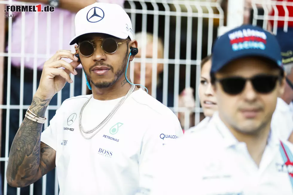 Foto zur News: Lewis Hamilton (Mercedes) und Felipe Massa (Williams)