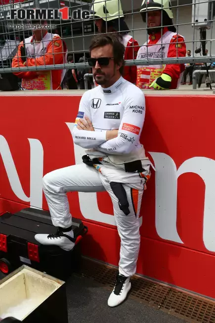 Foto zur News: Fernando Alonso (McLaren)