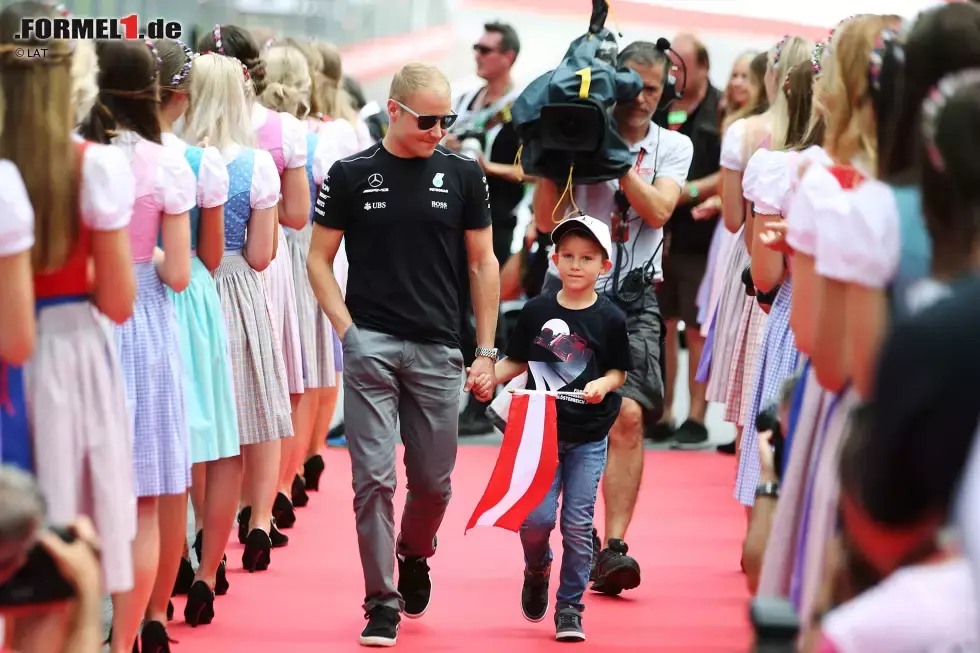 Foto zur News: Valtteri Bottas (Mercedes)