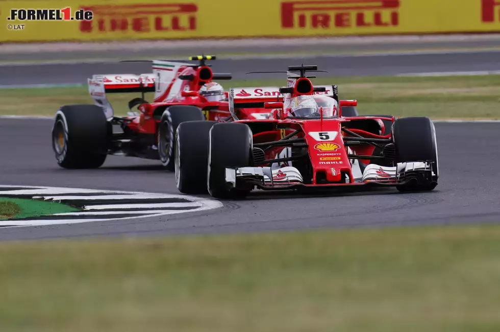 Foto zur News: Sebastian Vettel (Ferrari) und Kimi Räikkönen (Ferrari)