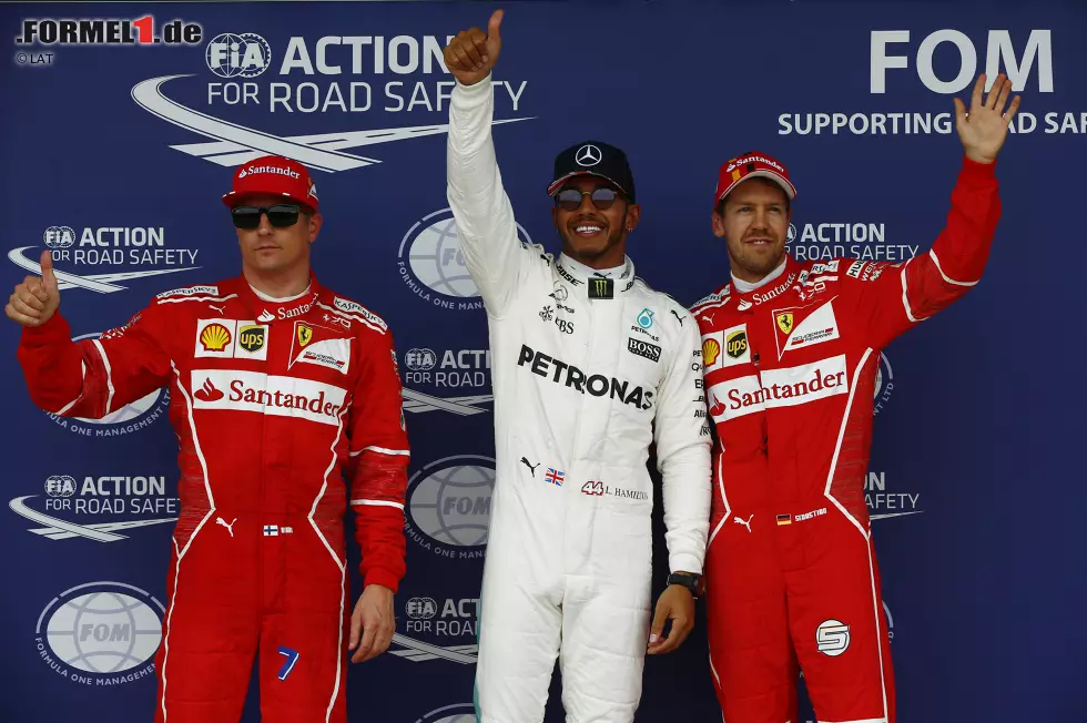 Foto zur News: Lewis Hamilton (Mercedes), Kimi Räikkönen (Ferrari) und Sebastian Vettel (Ferrari)