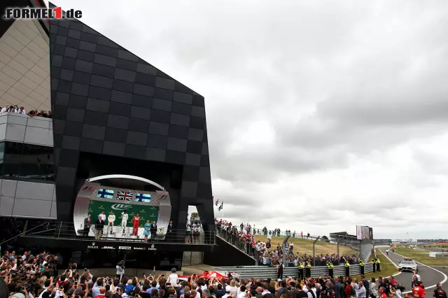 Foto zur News: Und man dann vom Podium auf die Massen schauen kann.