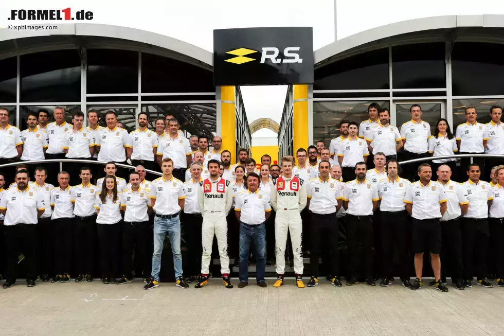 Foto zur News: Sergei Sirotkin, Jolyon Palmer (Renault), Rene Arnoux und Nico Hülkenberg (Renault)