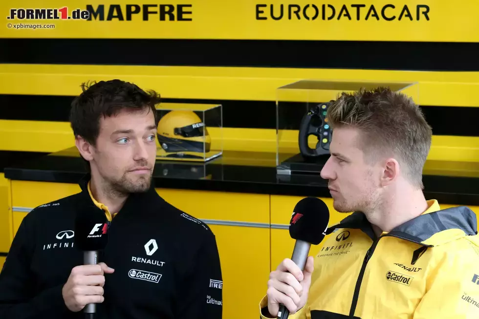 Foto zur News: Jolyon Palmer (Renault) und Nico Hülkenberg (Renault)