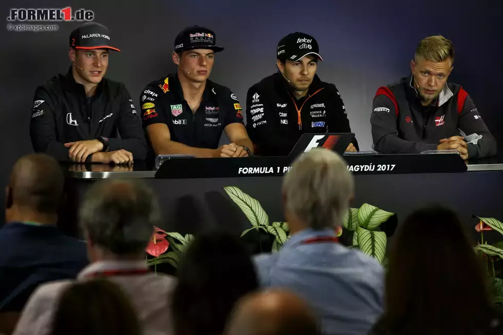 Foto zur News: Stoffel Vandoorne (McLaren), Max Verstappen (Red Bull), Sergio Perez (Force India) und Kevin Magnussen (Haas)