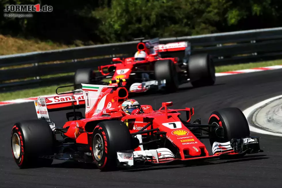 Foto zur News: Sebastian Vettel (Ferrari) und Kimi Räikkönen (Ferrari)