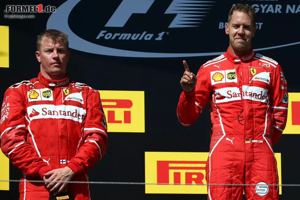 Foto zur News: Sebastian Vettel (Ferrari) und Kimi Räikkönen (Ferrari)