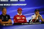 Foto zur News: Valtteri Bottas (Mercedes), Kimi Räikkönen (Ferrari) und Felipe Massa (Williams)