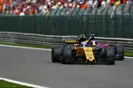 Foto zur News: Jolyon Palmer (Renault) und Carlos Sainz (Toro Rosso)