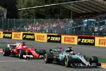 Foto zur News: Lewis Hamilton (Mercedes) und Sebastian Vettel (Ferrari)