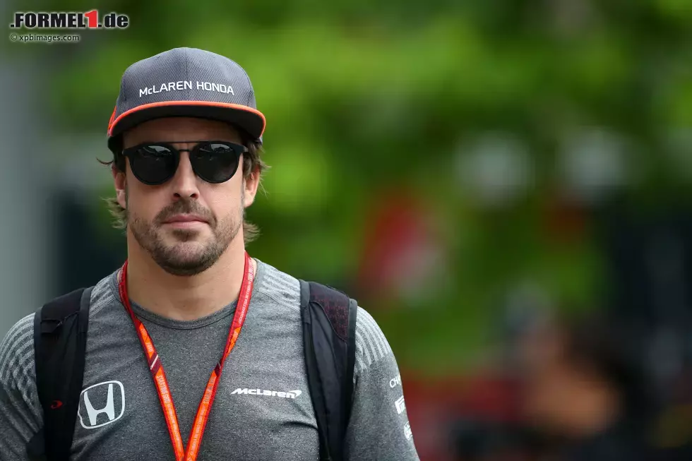 Foto zur News: Fernando Alonso (McLaren)