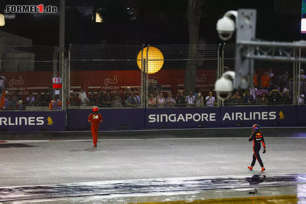 Foto zur News: Kimi Räikkönen (Ferrari) und Max Verstappen (Red Bull)