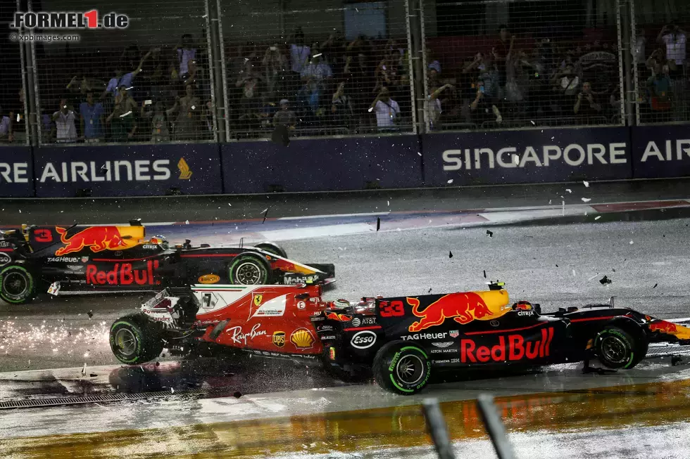 Foto zur News: Max Verstappen (Red Bull) und Kimi Räikkönen (Ferrari)