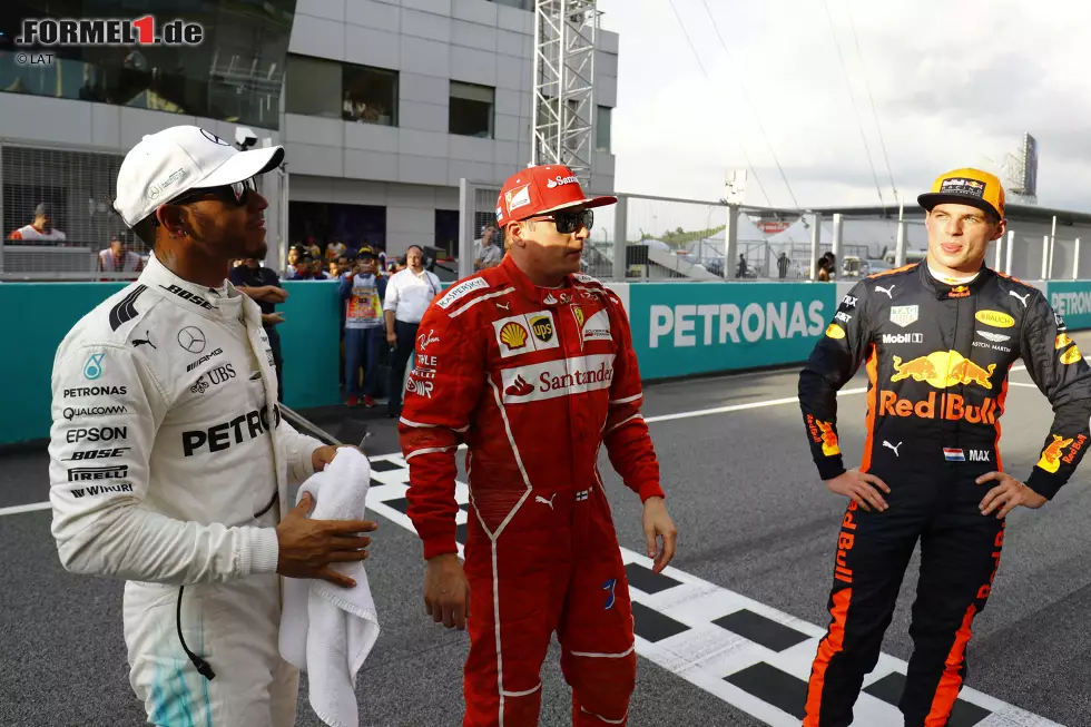 Foto zur News: Lewis Hamilton (Mercedes), Kimi Räikkönen (Ferrari) und Max Verstappen (Red Bull)