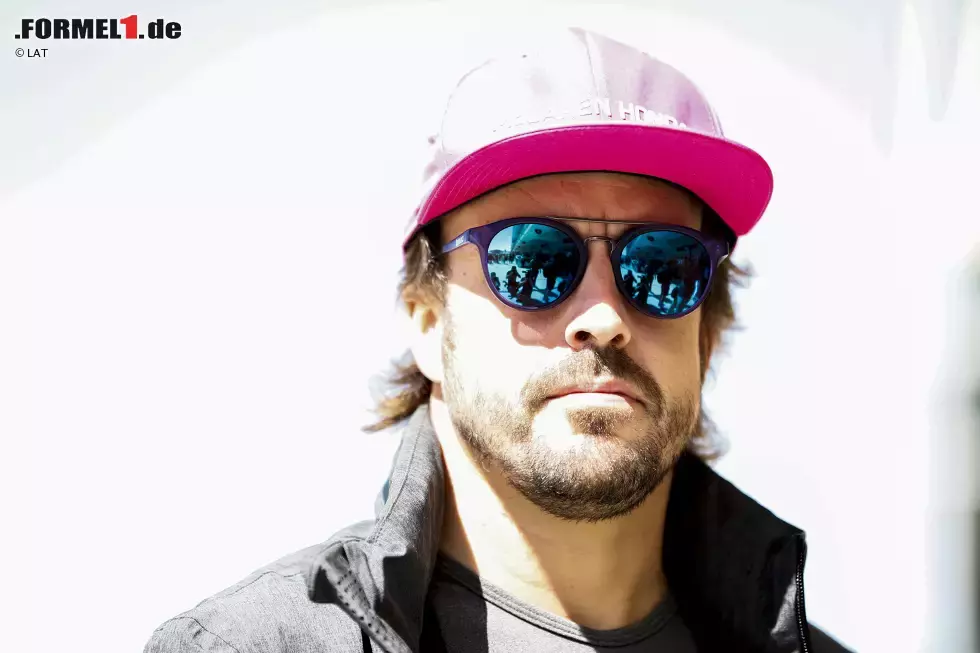 Foto zur News: Fernando Alonso (McLaren)