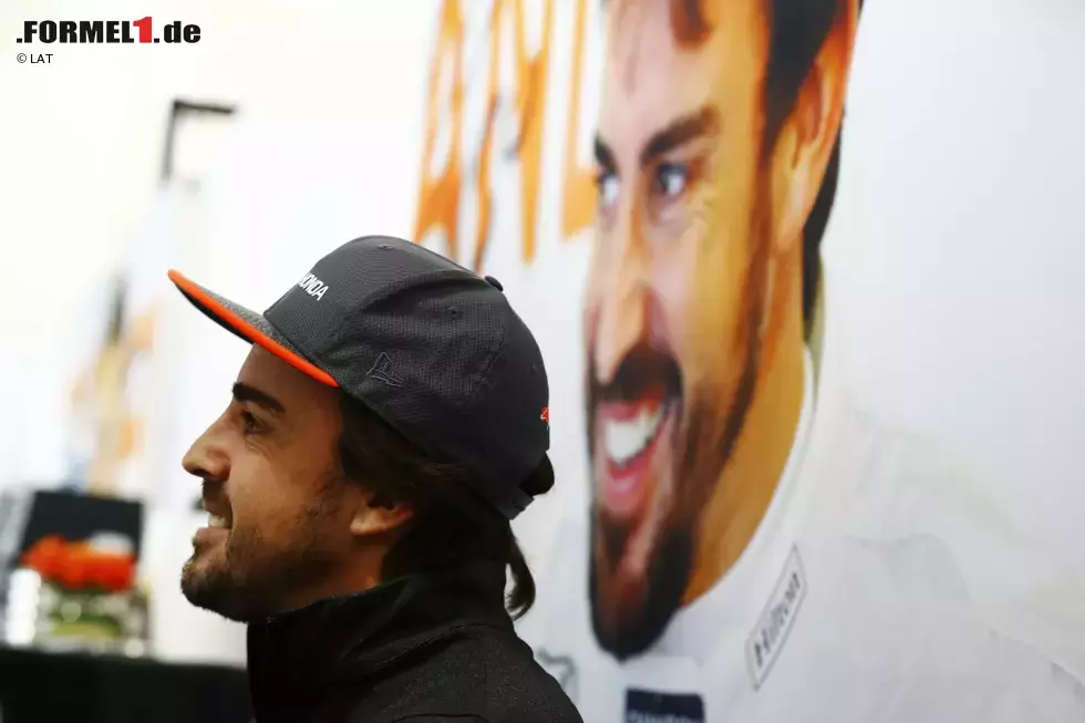 Foto zur News: Fernando Alonso (McLaren)