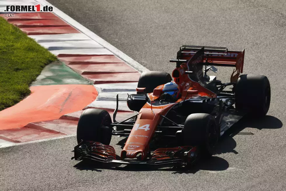 Foto zur News: Fernando Alonso (McLaren)