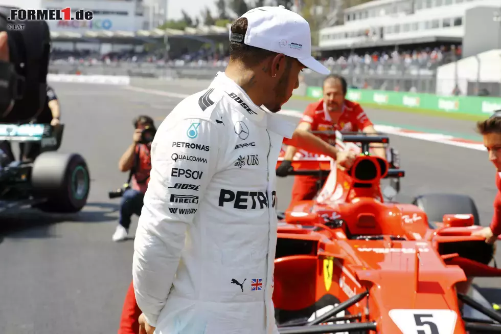 Foto zur News: Lewis Hamilton (Mercedes) und Sebastian Vettel (Ferrari)