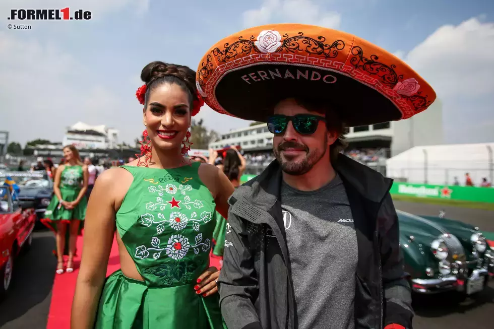 Foto zur News: Fernando Alonso (McLaren)