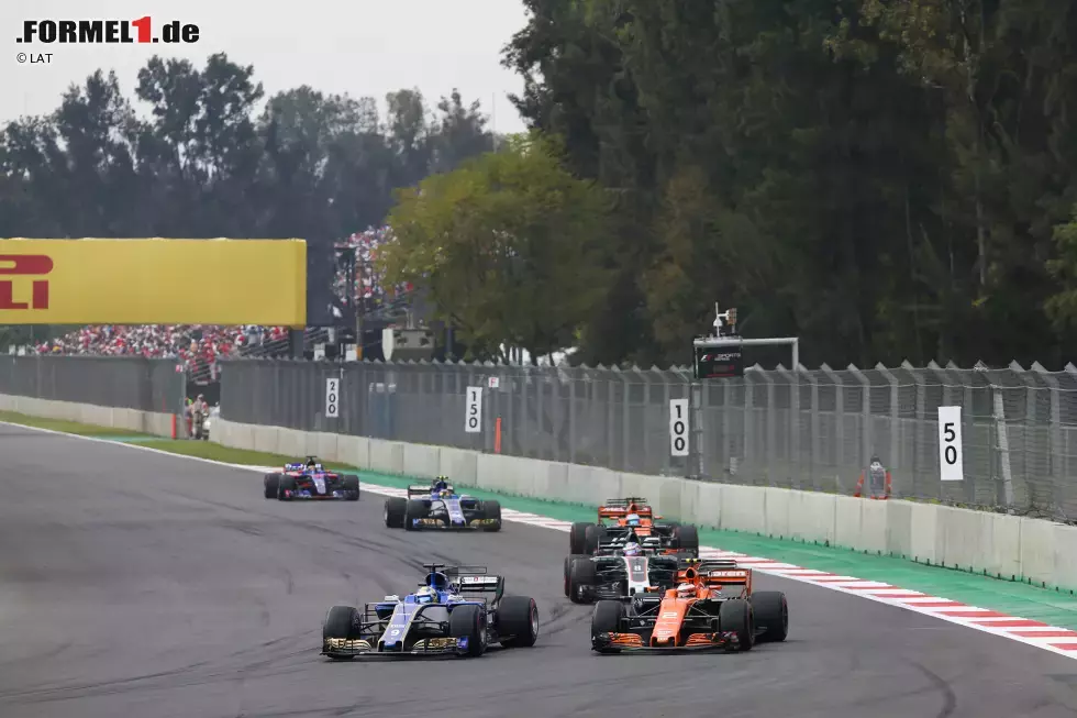 Foto zur News: Marcus Ericsson (Sauber), Stoffel Vandoorne (McLaren), Romain Grosjean (Haas), Fernando Alonso (McLaren), Pascal Wehrlein (Sauber) und Brendon Hartley (Toro Rosso)