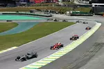 Foto zur News: Valtteri Bottas (Mercedes), Kimi Räikkönen (Ferrari), Esteban Ocon (Force India) und Romain Grosjean (Haas)