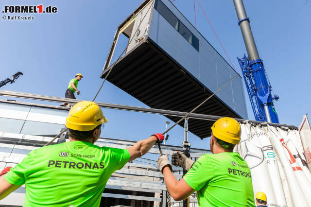 Foto zur News: Trotzdem ist auch Handarbeit gefragt.