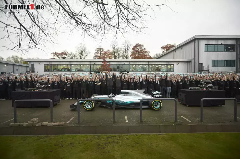 Foto zur News: Mercedes-Crew