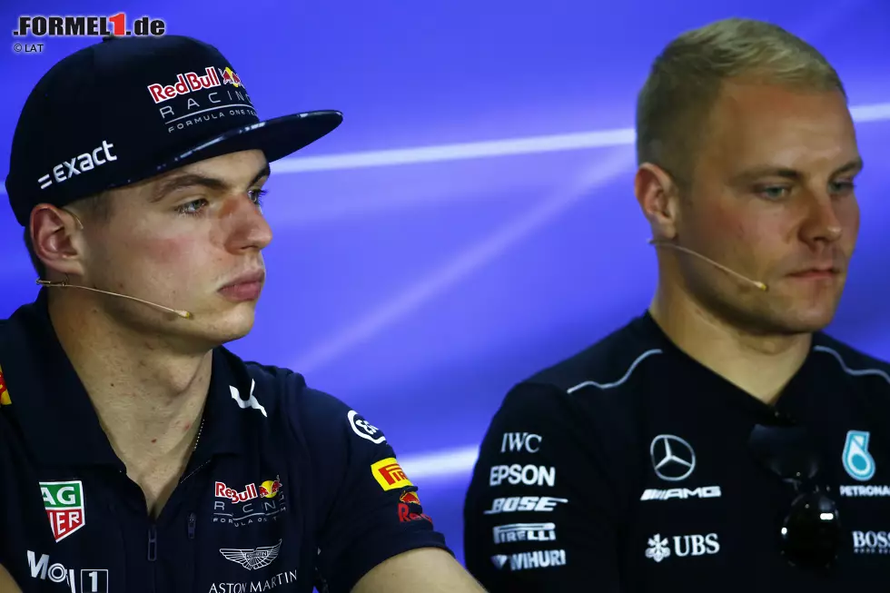 Foto zur News: Max Verstappen (Red Bull) und Valtteri Bottas (Mercedes)