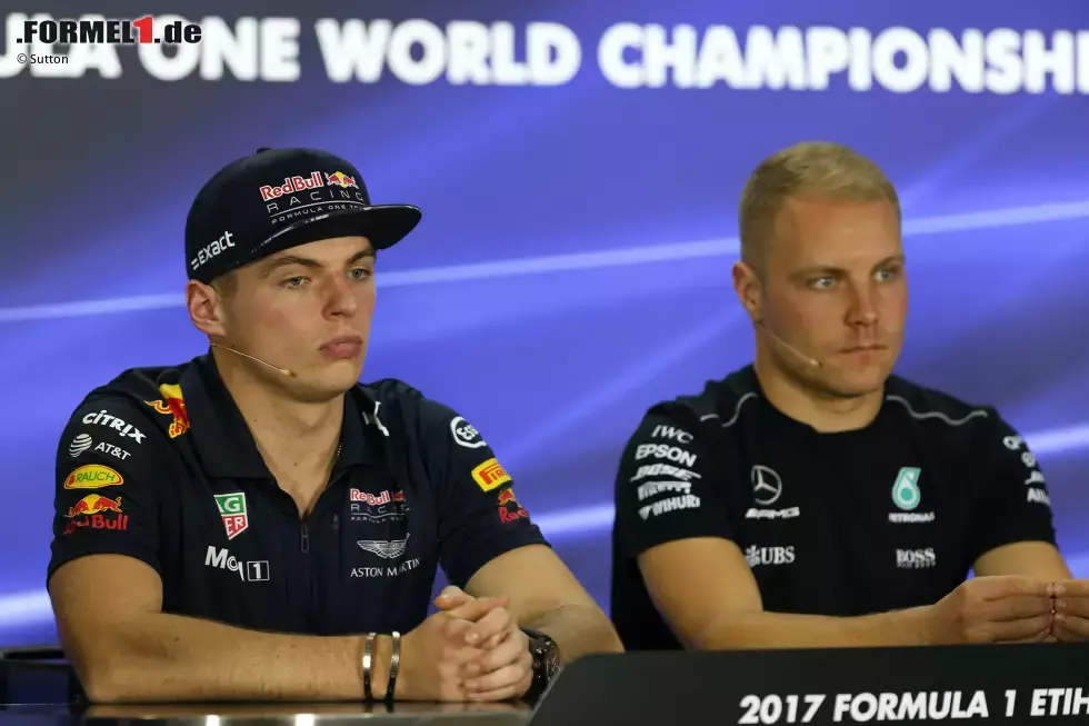 Foto zur News: Max Verstappen (Red Bull) und Valtteri Bottas (Mercedes)