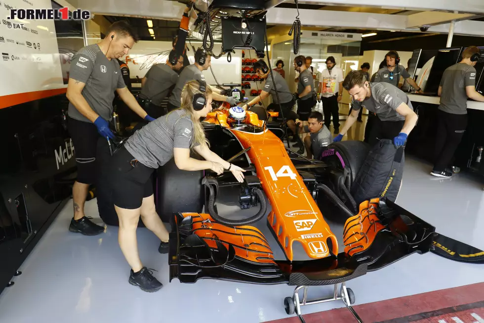 Foto zur News: Fernando Alonso (McLaren)