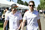 Foto zur News: Fernando Alonso (McLaren) und Stoffel Vandoorne (McLaren)