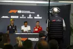 Foto zur News: Daniel Ricciardo (Red Bull), Lewis Hamilton (Mercedes) und Sebastian Vettel (Ferrari)