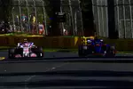 Foto zur News: Esteban Ocon (Force India) und Brendon Hartley (Toro Rosso)