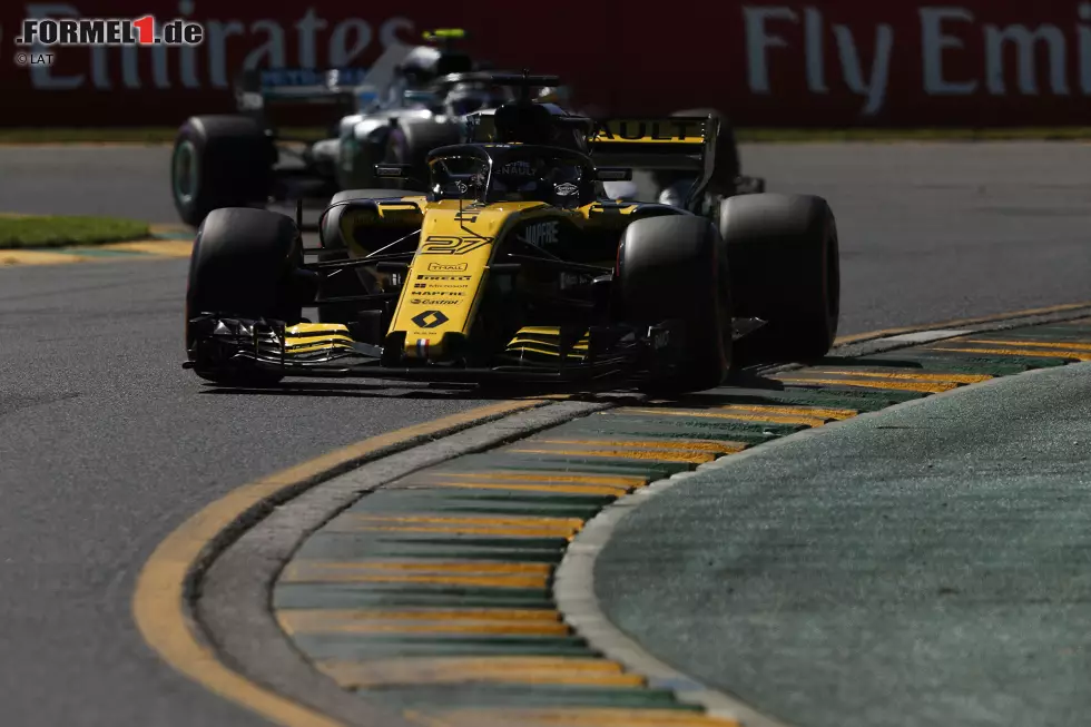 Foto zur News: Nico Hülkenberg (Renault) und Valtteri Bottas (Mercedes)