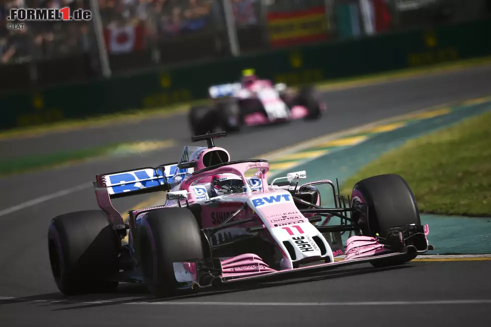 Foto zur News: Sergio Perez (Force India) und Esteban Ocon (Force India)