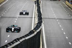 Foto zur News: Lewis Hamilton (Mercedes) und Lance Stroll (Williams)