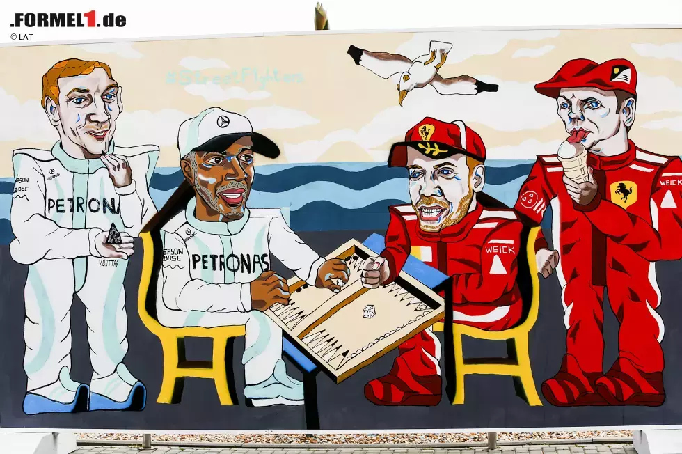 Foto zur News: Valtteri Bottas (Mercedes), Lewis Hamilton (Mercedes), Sebastian Vettel (Ferrari) und Kimi Räikkönen (Ferrari)