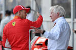 Foto zur News: Sebastian Vettel (Ferrari) und Charlie Whiting