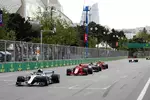 Foto zur News: Valtteri Bottas (Mercedes), Sebastian Vettel (Ferrari), Lewis Hamilton (Mercedes) und Kimi Räikkönen (Ferrari)