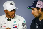 Foto zur News: Lewis Hamilton (Mercedes) und Sergio Perez (Force India)