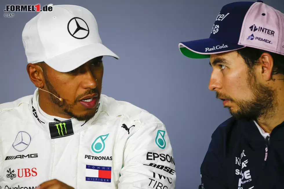 Foto zur News: Lewis Hamilton (Mercedes) und Sergio Perez (Force India)