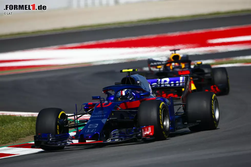 Foto zur News: Pierre Gasly (Toro Rosso) und Daniel Ricciardo (Red Bull)