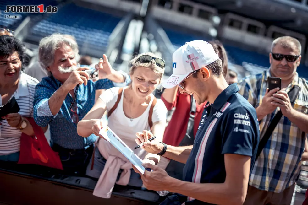 Foto zur News: Esteban Ocon (Force India)