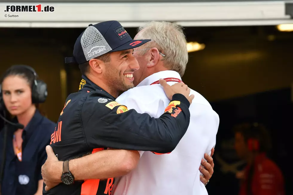 Foto zur News: Daniel Ricciardo (Red Bull) und Helmut Marko