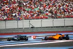 Foto zur News: Valtteri Bottas (Mercedes) und Stoffel Vandoorne (McLaren)