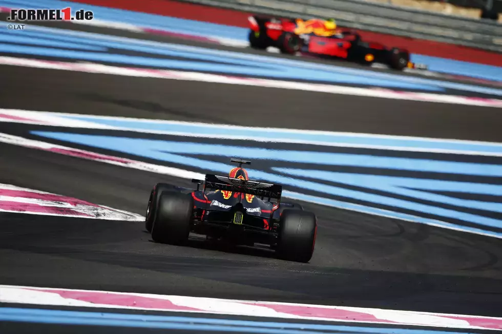 Foto zur News: Daniel Ricciardo (Red Bull) und Max Verstappen (Red Bull)