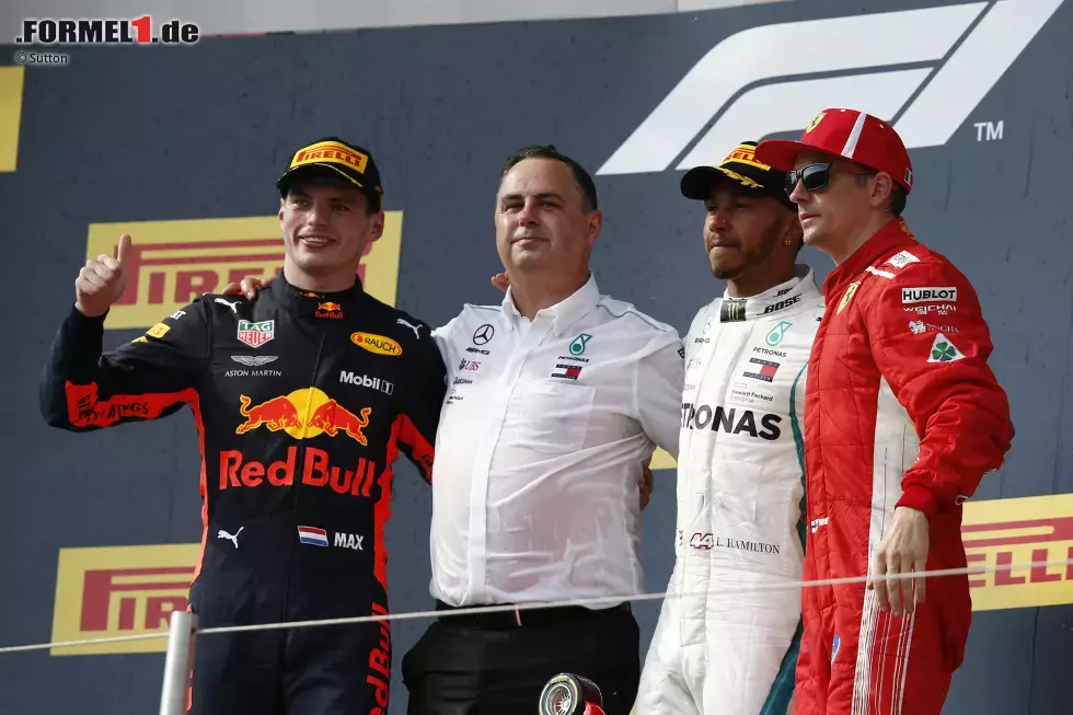 Foto zur News: Max Verstappen (Red Bull), Lewis Hamilton (Mercedes) und Kimi Räikkönen (Ferrari)